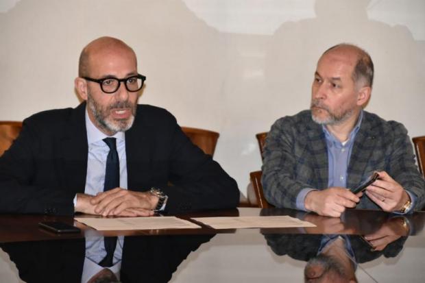 L'assessore al Bilancio presenta la variazione all'esercizio finanziario