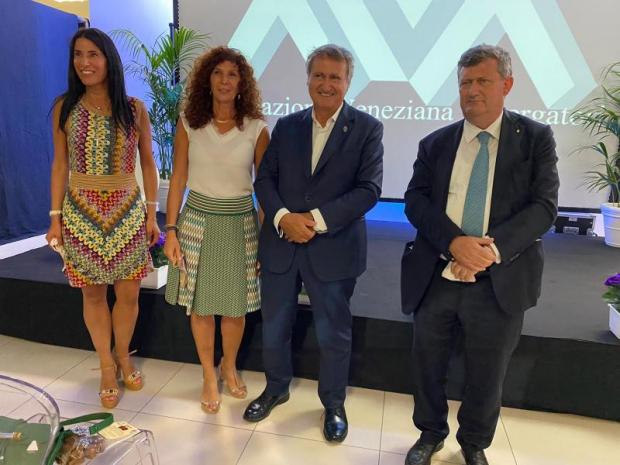 sindaco e rappresentanti Ava