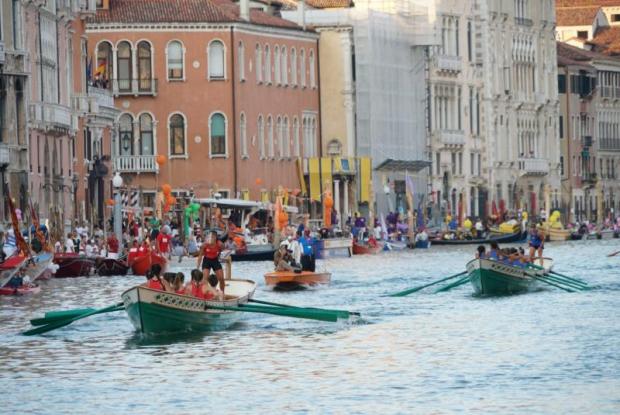 L'arrivo della regata delle Università