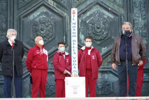 Il consigliere Giusto all'arrivo del Corteo votivo alla Salute