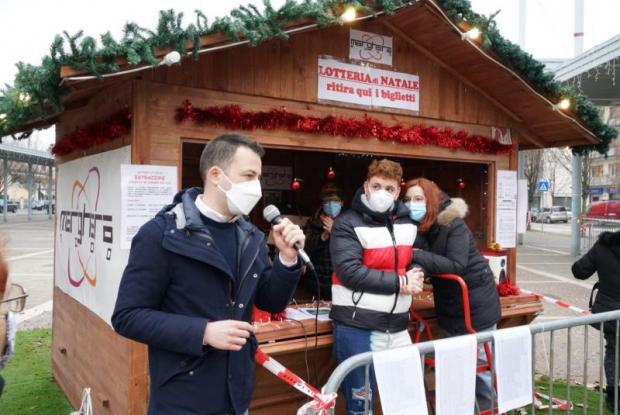 L'assessore Venturini alla Lotteria di Natale a Marghera