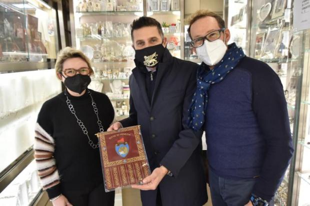 Assessore con famiglia Meneghetti