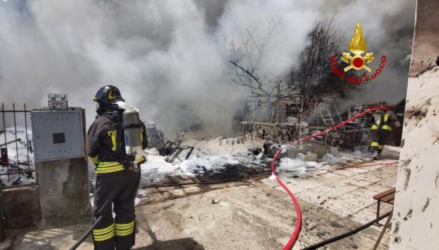 Vigili del fuoco in azione