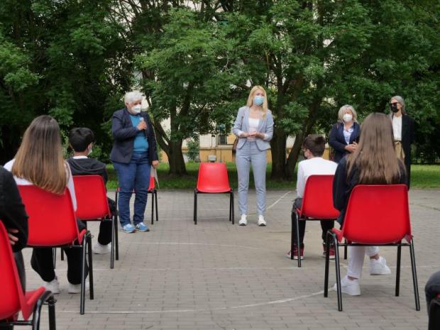 La consegna del riconoscimento alle scuole di Mestre