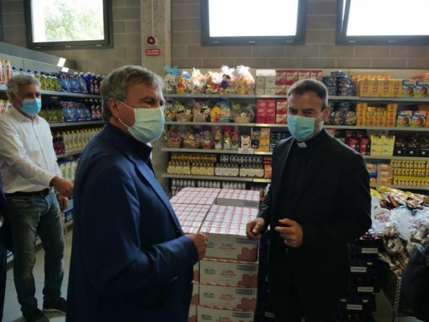 La visita del sindaco al centro "Papa Francesco" agli Arzeroni