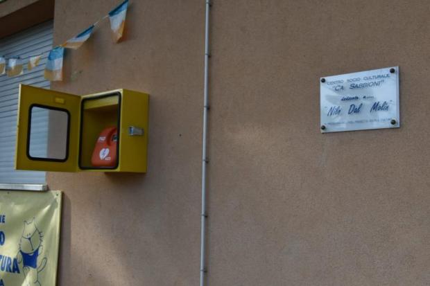 Il defibrillatore sul centro Dal Molin a Ca' Sabbioni