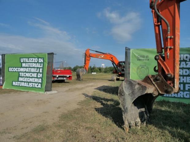 Ruspe al lavoro nel cantiere