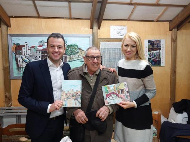 Gli assessori Besio e Venturini alla castagnata