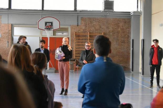 l'assessore Besio tra i bambini