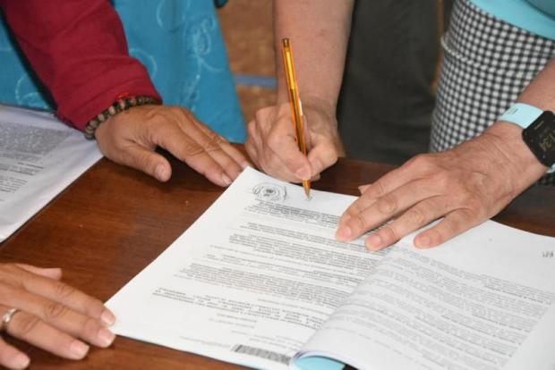 un momento della firma