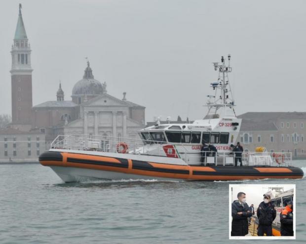Una delle due vedette nel Bacino di San Marco