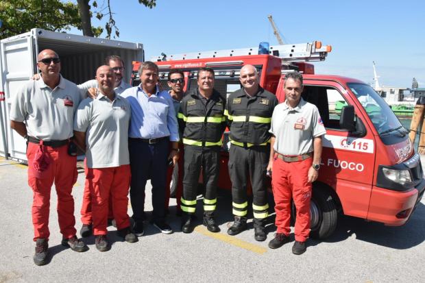 Il sindaco Brugnaro con il comandante provinciale dei vigili del fuoco Aquilino