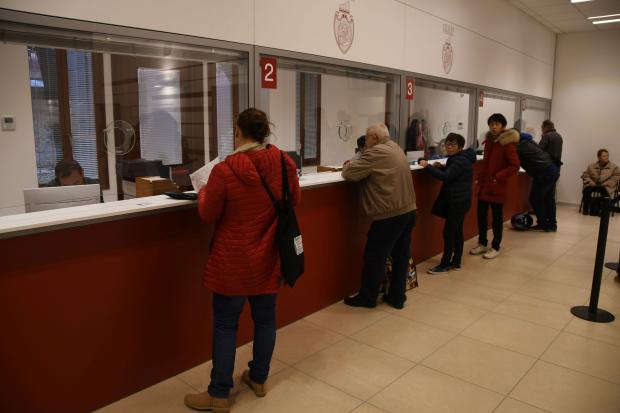 Un ufficio anagrafe del Comune Un ufficio anagrafe del Comune