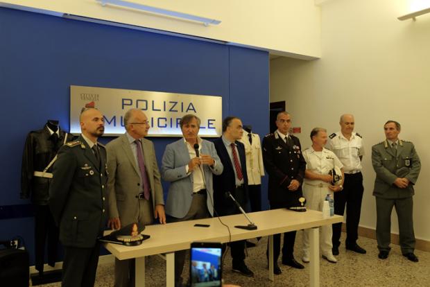 Relatori conferenza stampa su operazione OndaZero al Cot