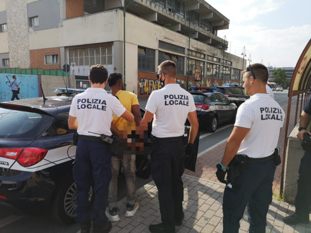 Uomo arrestato dagli agenti