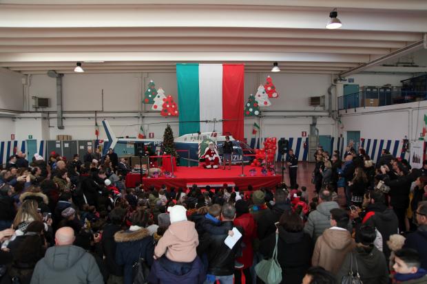 La Festa di Natale nell'hangar del X Reparto Volo
