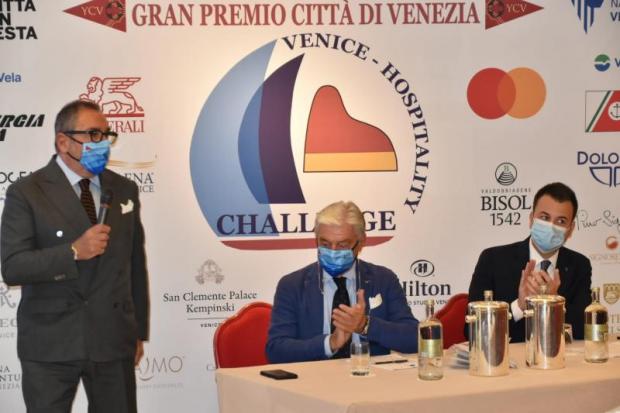 Il tavolo della conferenza di presentazione della Venice Hospitality Challenge