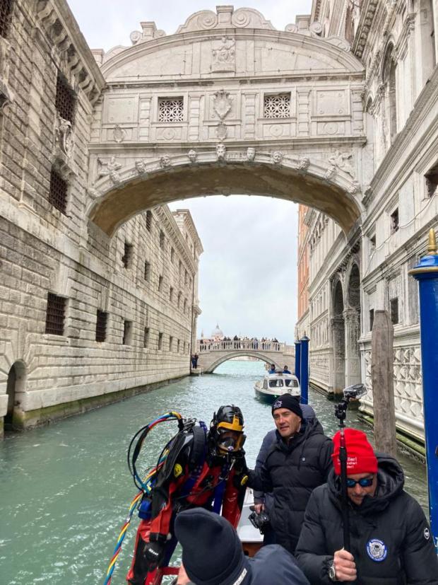 Gondolieri sottoposti all'alcol test. A Venezia