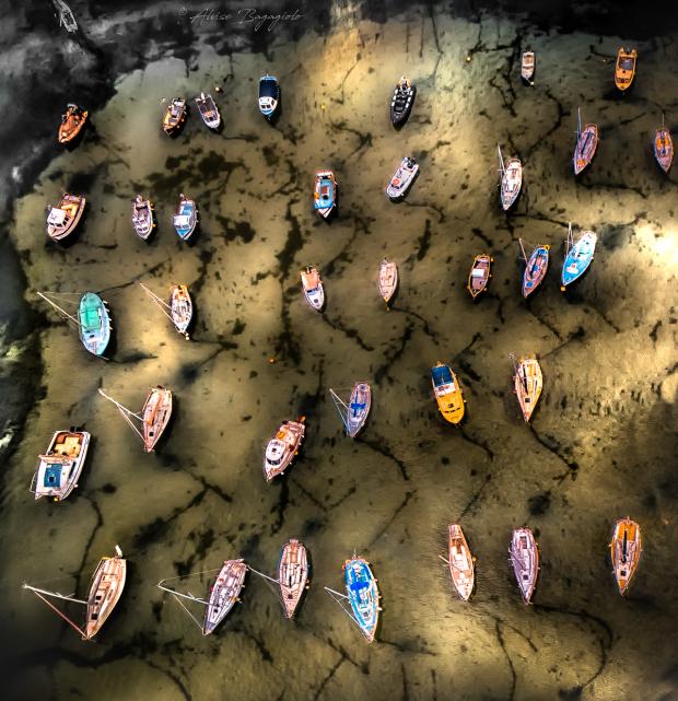 Boat from the air di Alvise Bagagiolo Boat from the air di Alvise Bagagiolo