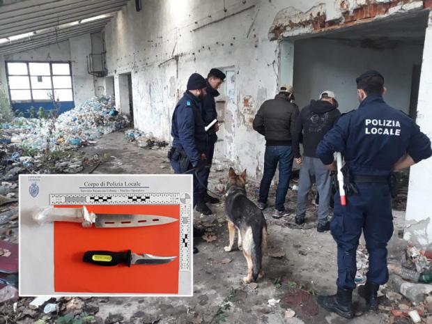 I due coltelli sequestrati