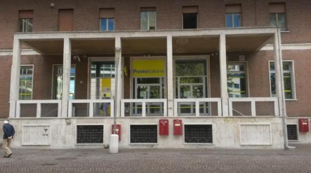 Ufficio postale in piazza Donatori di sangue a Mestre