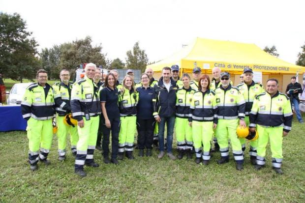 L'incontro con i volontari di protezione civile