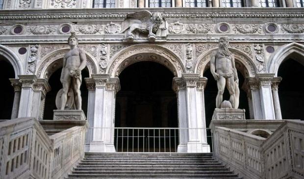 Scala dei Giganti Palazzo Ducale