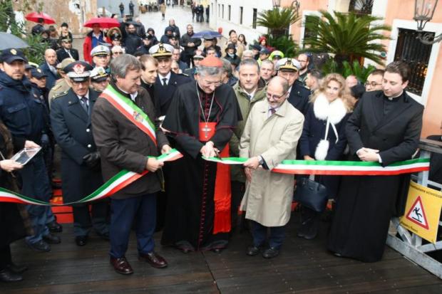 Il taglio del nastro