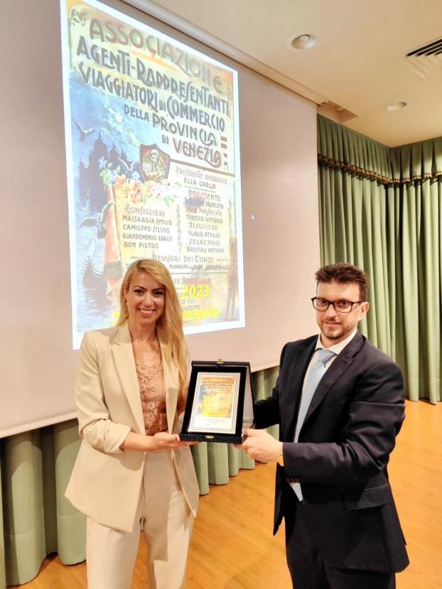 Consegna targa assessore Besio