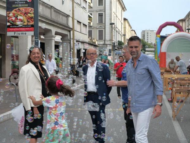Via Piave in festa
